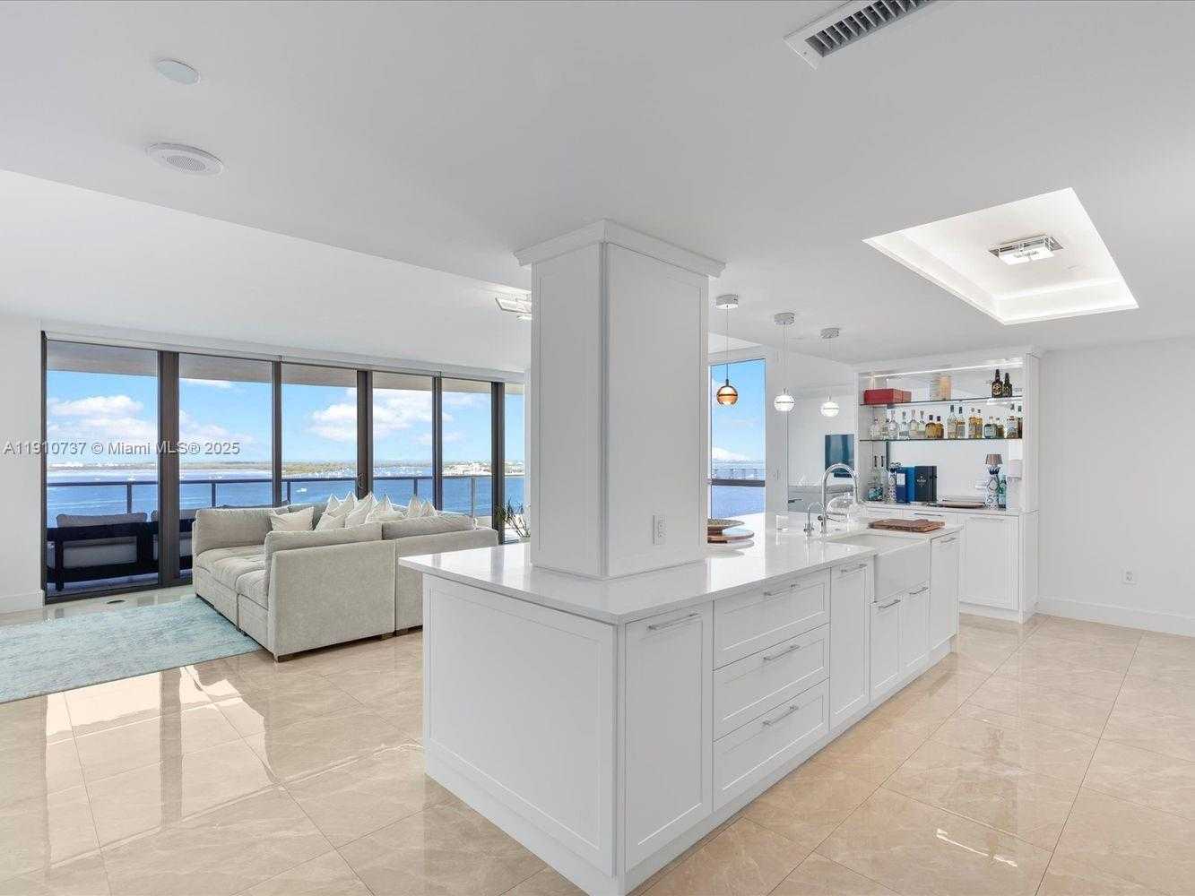 Small Image of 1331 BRICKELL BAY DR #1811, Miami Number 3