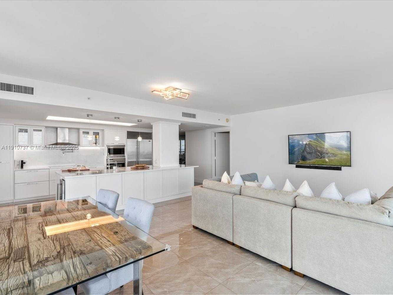 Small Image of 1331 BRICKELL BAY DR #1811, Miami Number 6