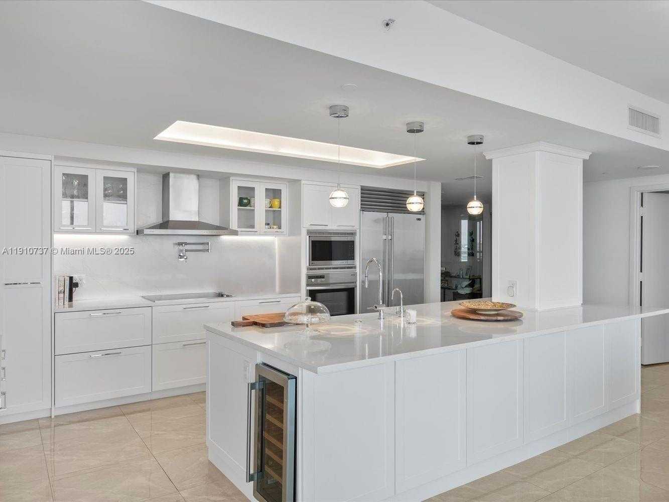 Small Image of 1331 BRICKELL BAY DR #1811, Miami Number 7