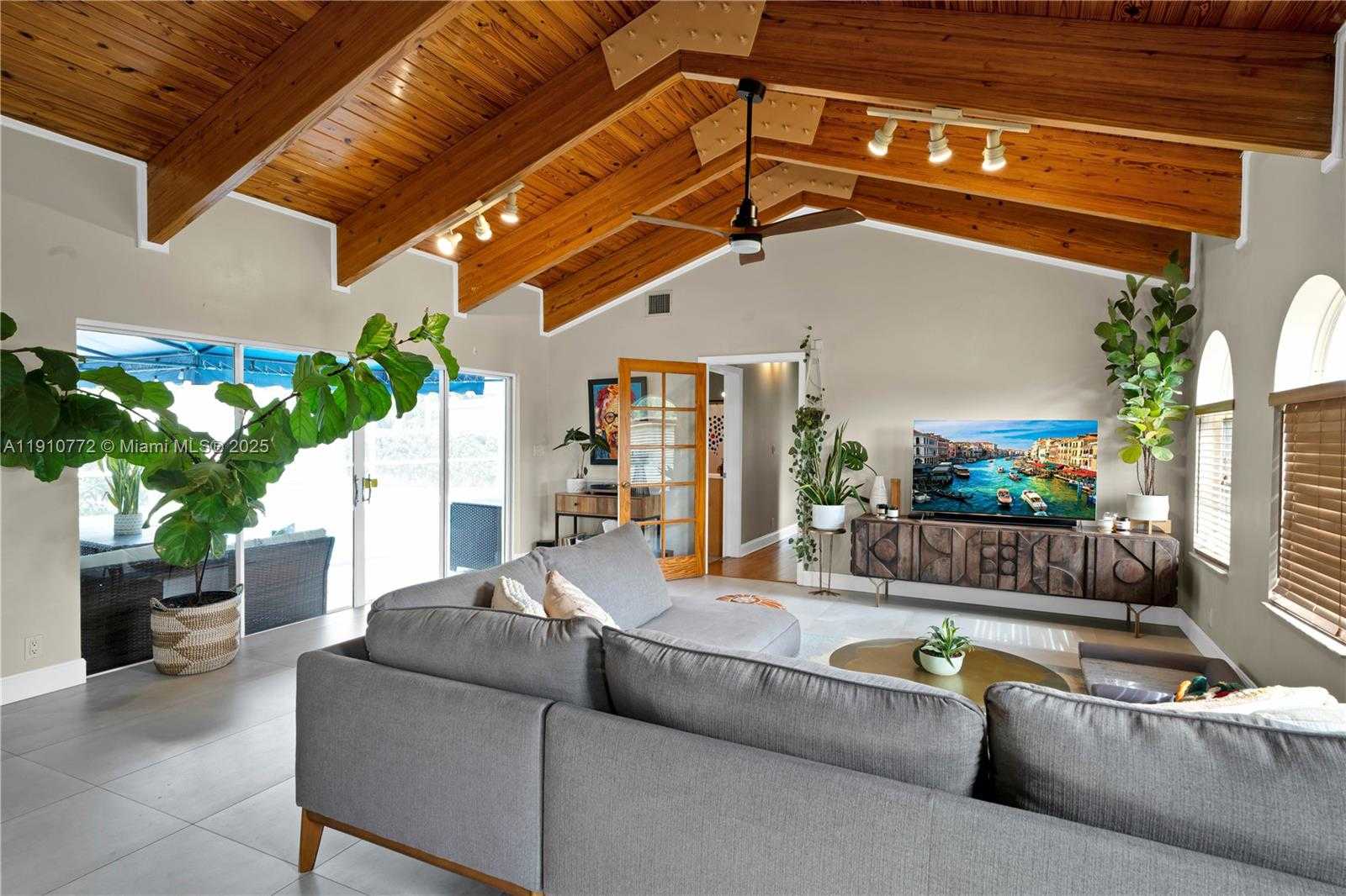 Small Image of 18900 BELVIEW DR, Cutler Bay Number 10