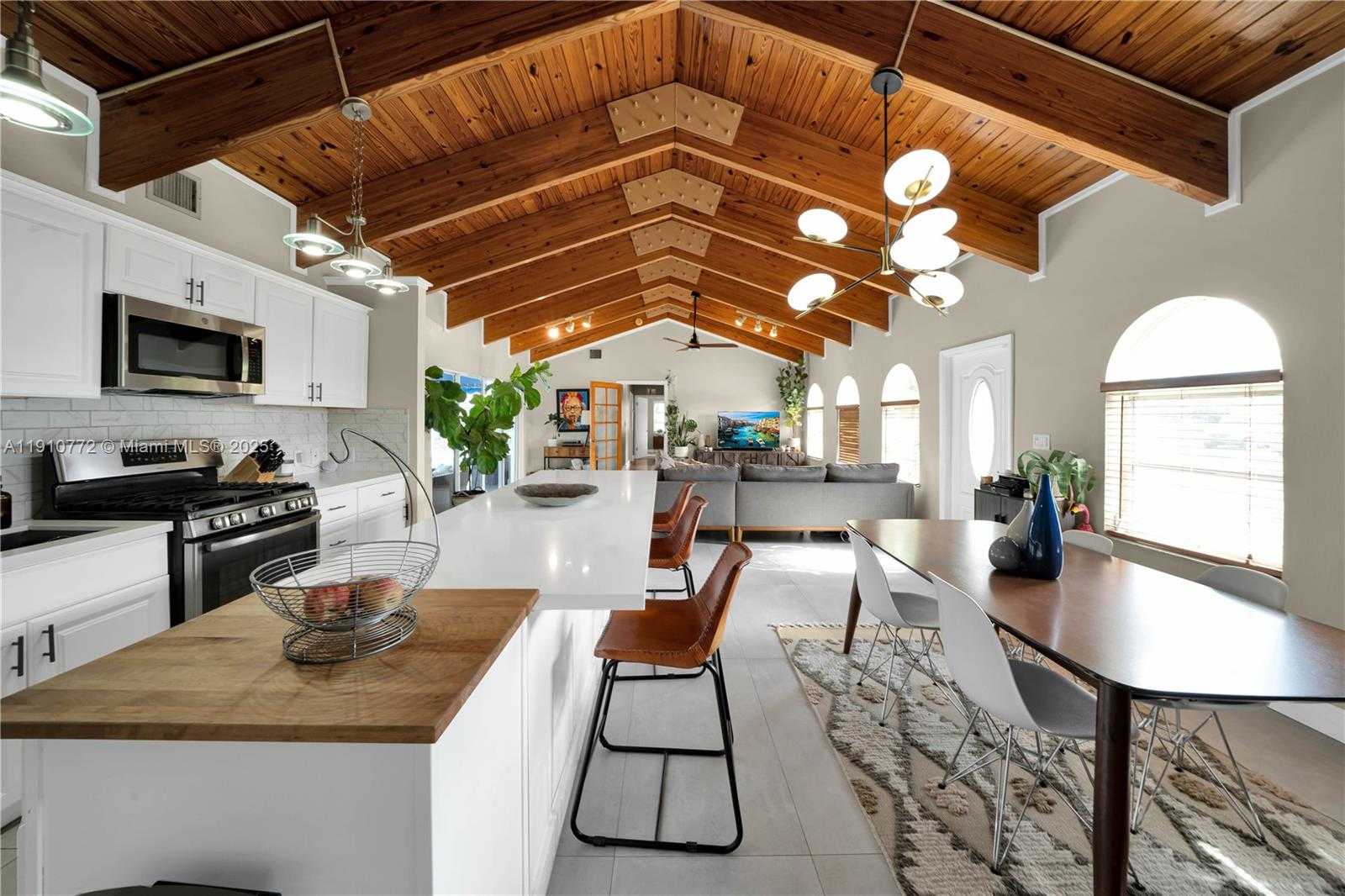 Small Image of 18900 BELVIEW DR, Cutler Bay Number 14