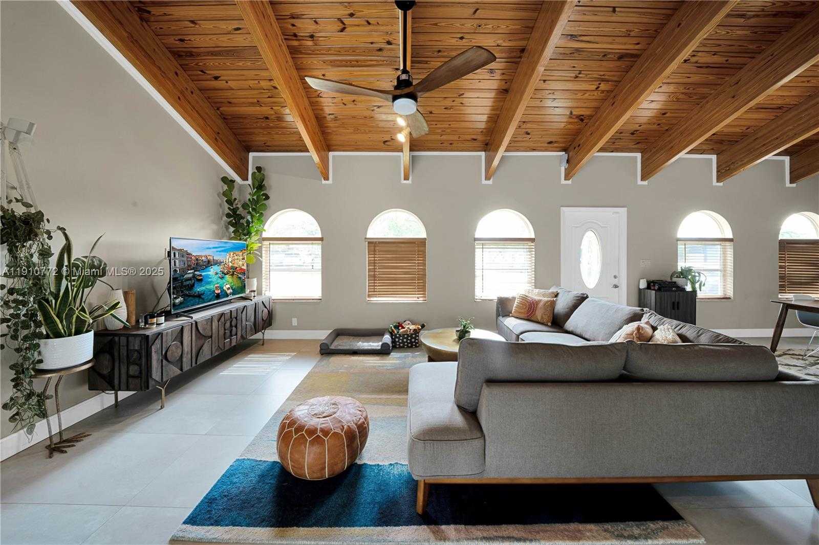 Small Image of 18900 BELVIEW DR, Cutler Bay Number 9