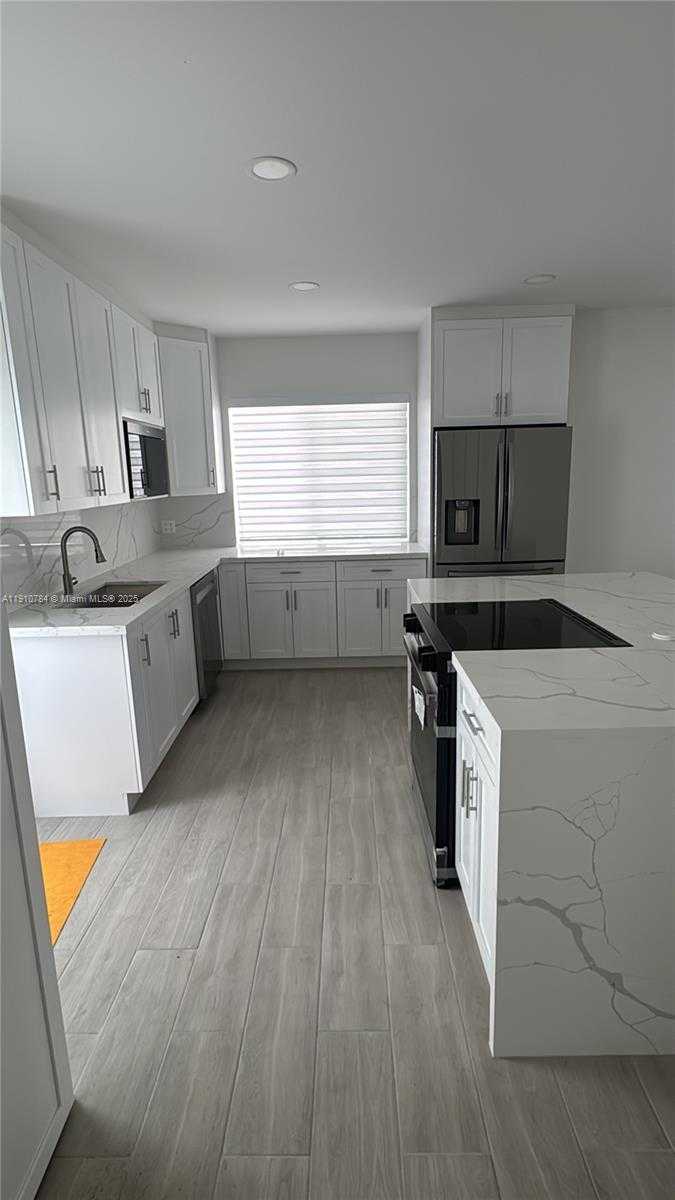 Small Image of 1670 SOUTH WEST 11TH TER #Front, Miami Number 10