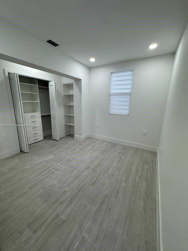Small Image of 1670 SOUTH WEST 11TH TER #Front, Miami Number 12