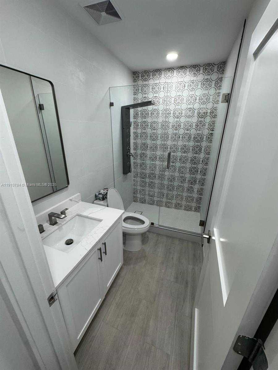 Small Image of 1670 SOUTH WEST 11TH TER #Front, Miami Number 13