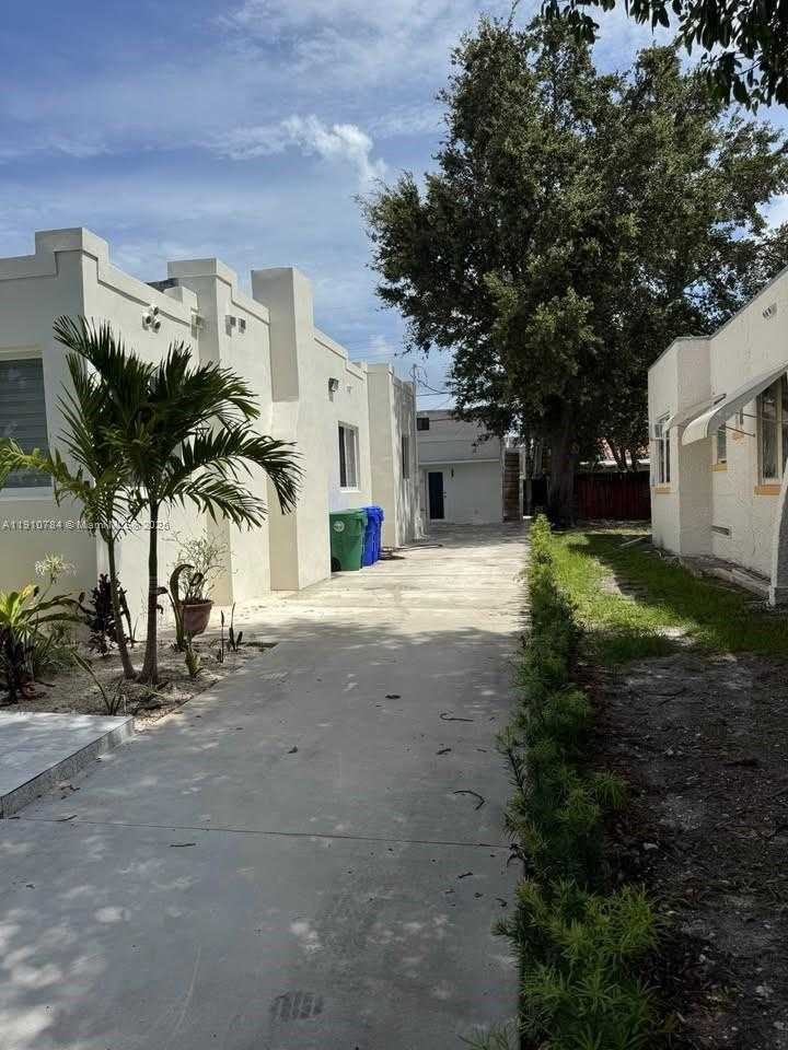 Small Image of 1670 SOUTH WEST 11TH TER #Front, Miami Number 4