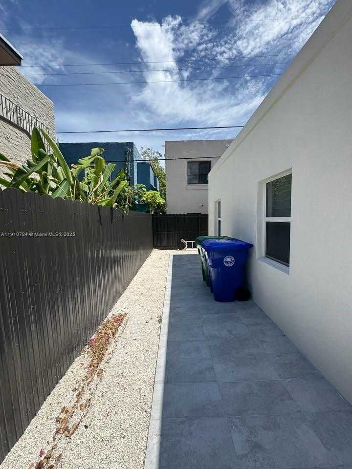 Small Image of 1670 SOUTH WEST 11TH TER #Front, Miami Number 5