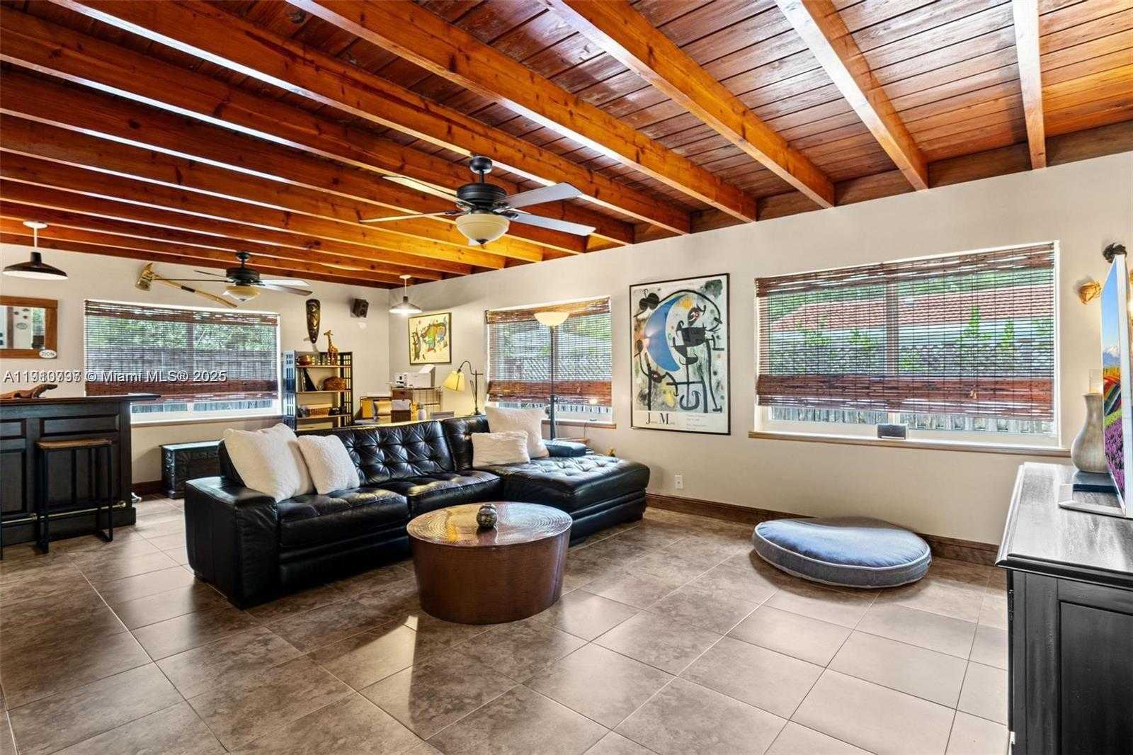 Small Image of 2431 OVERBROOK ST, Coconut Grove Number 10