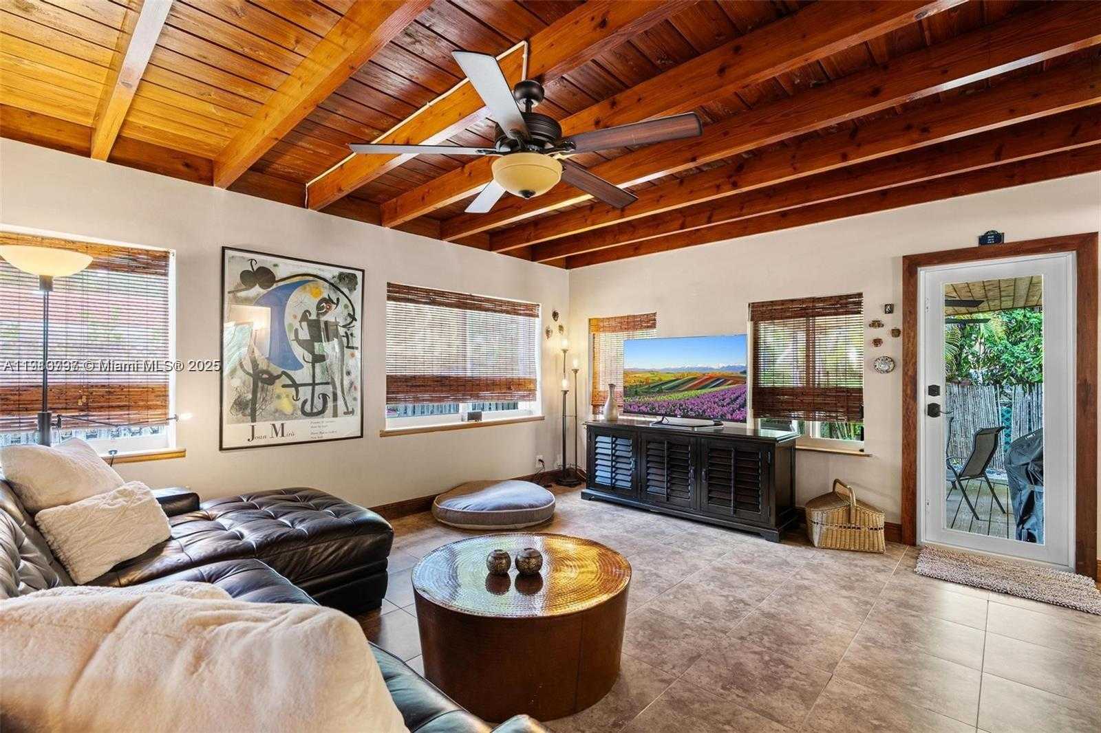 Small Image of 2431 OVERBROOK ST, Coconut Grove Number 11