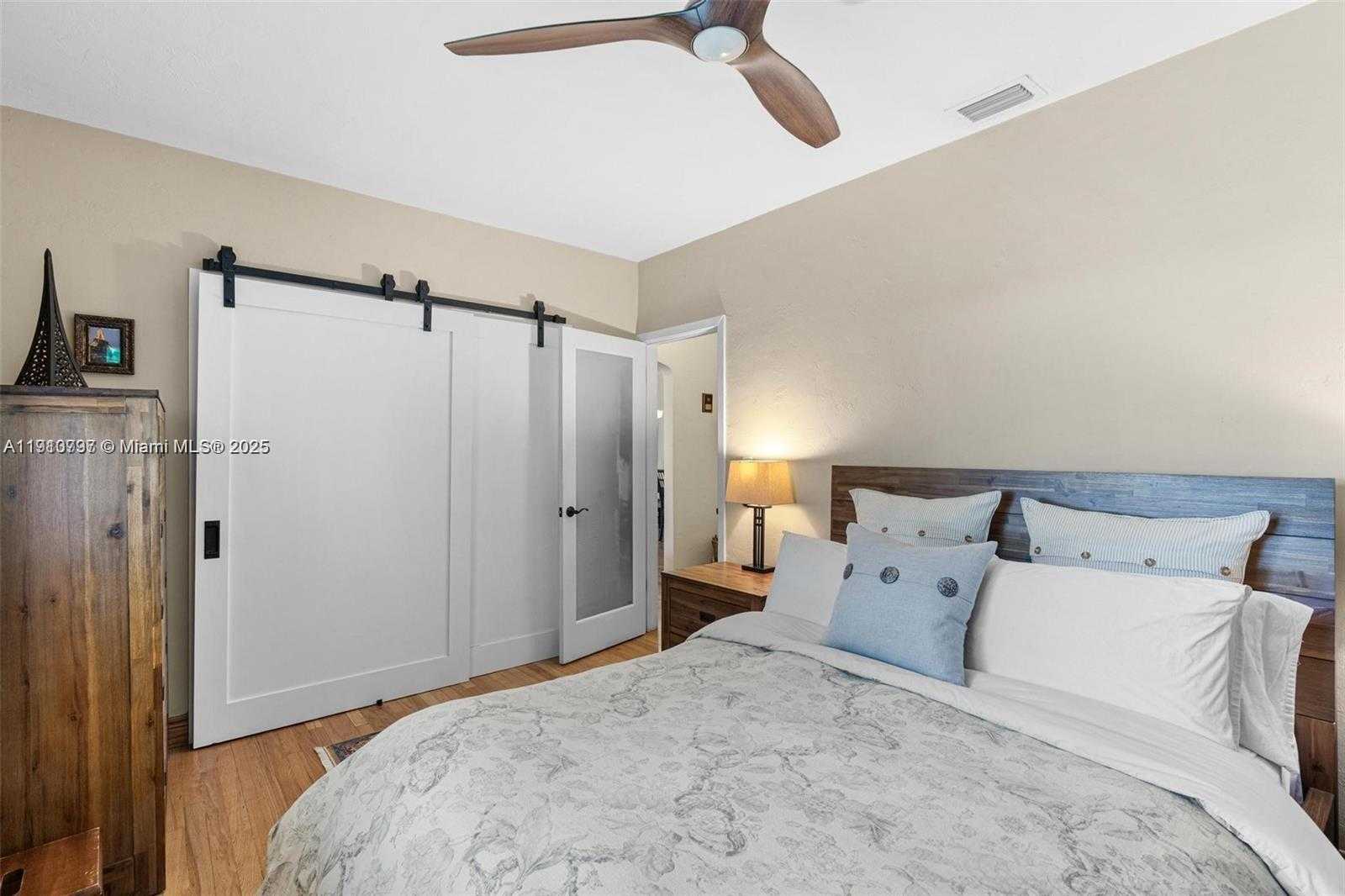 Small Image of 2431 OVERBROOK ST, Coconut Grove Number 14