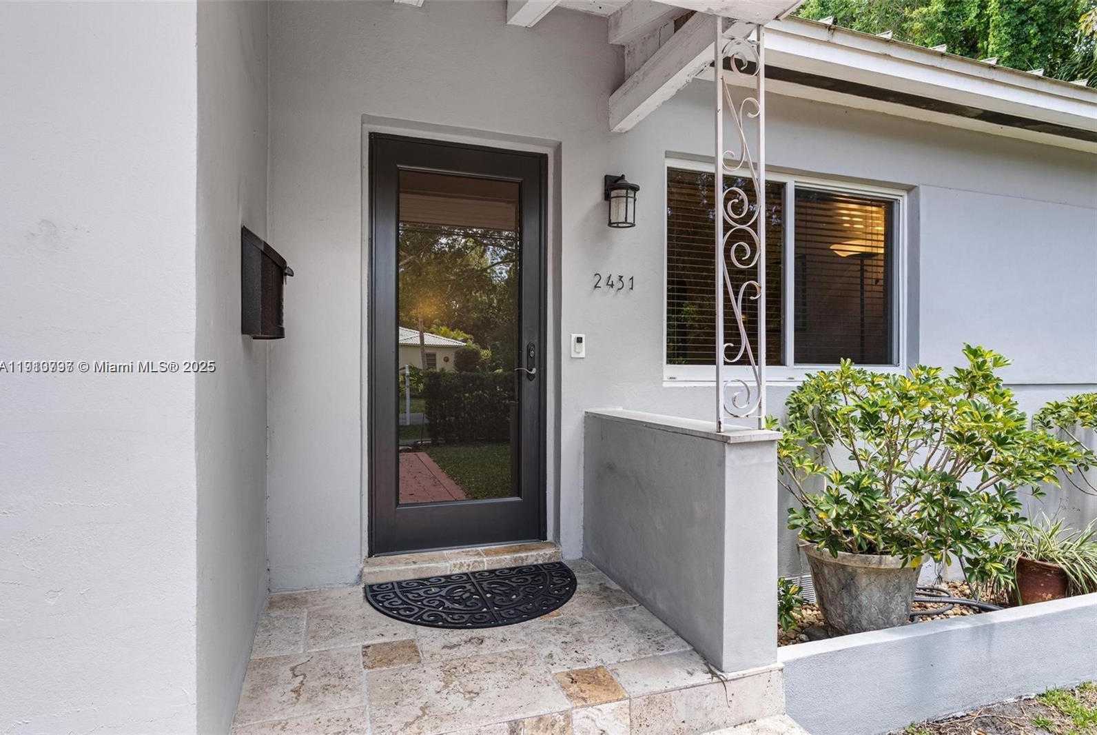 Small Image of 2431 OVERBROOK ST, Coconut Grove Number 3