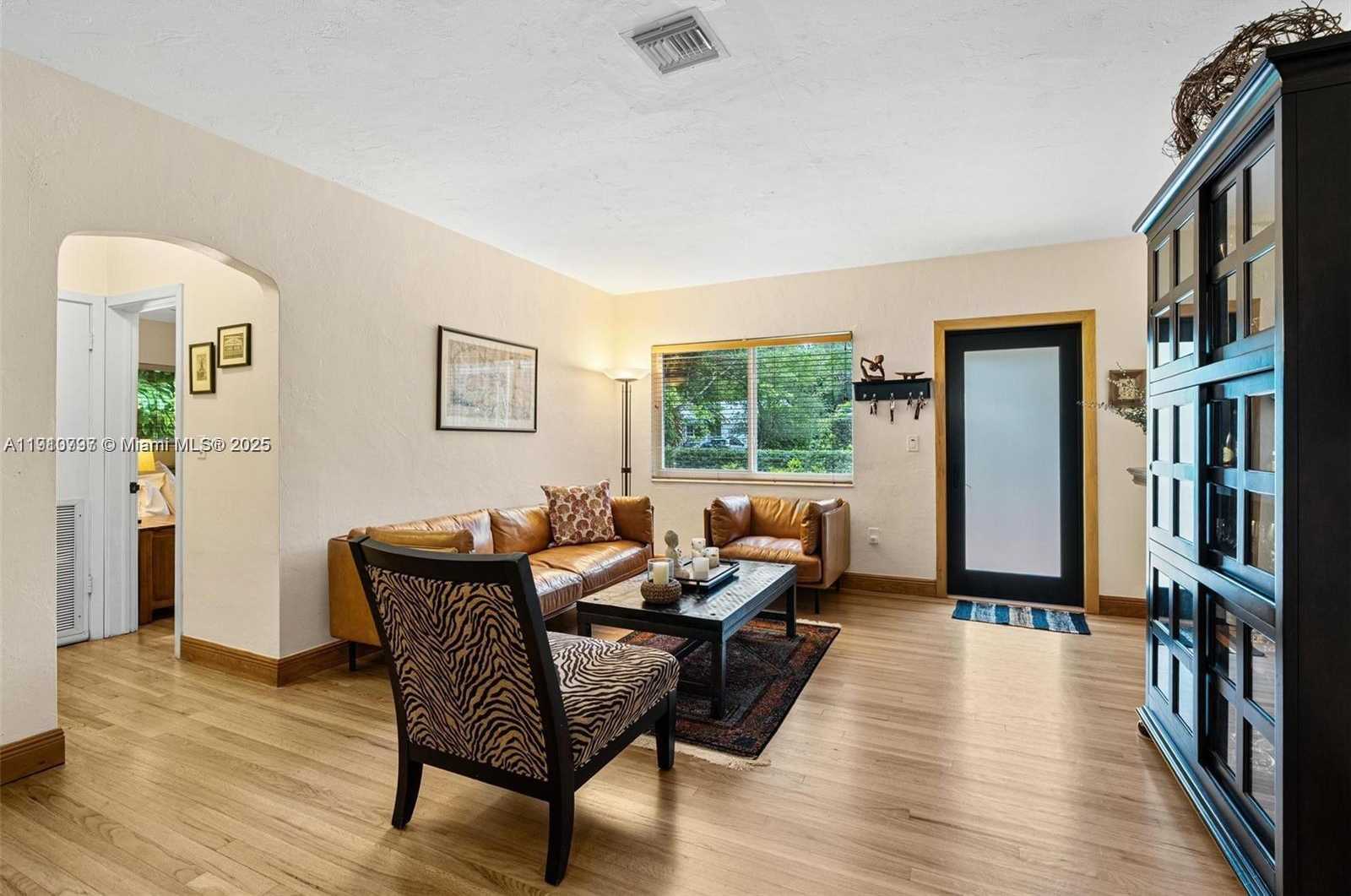 Small Image of 2431 OVERBROOK ST, Coconut Grove Number 5