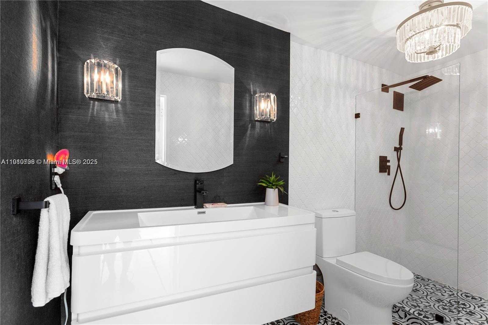 Small Image of 3 ISLAND AVE #7E, Miami Beach Number 12