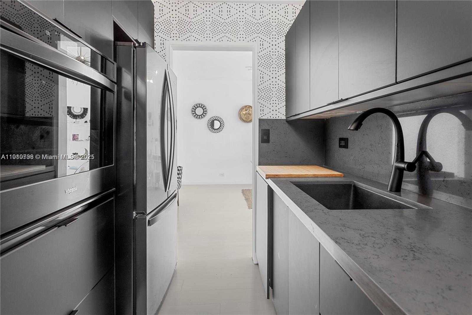 Small Image of 3 ISLAND AVE #7E, Miami Beach Number 13