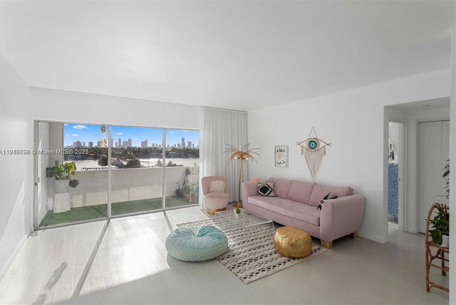 Small Image of 3 ISLAND AVE #7E, Miami Beach Number 14