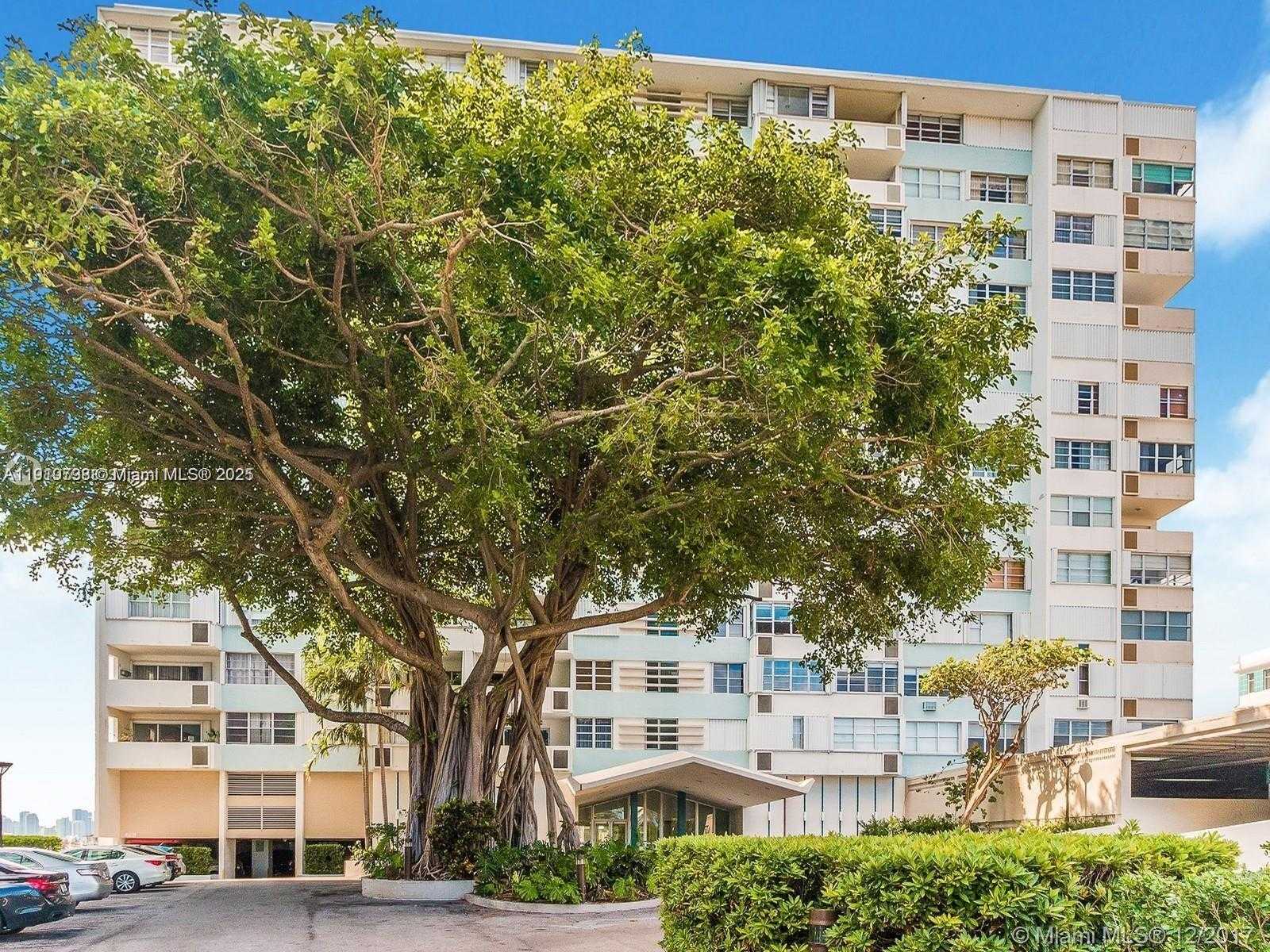 Small Image of 3 ISLAND AVE #7E, Miami Beach Number 5