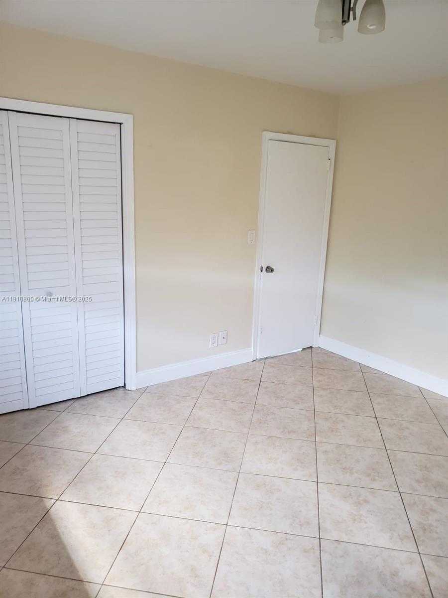 Small Image of 1031 NORTH 16TH CT, Hollywood Number 13