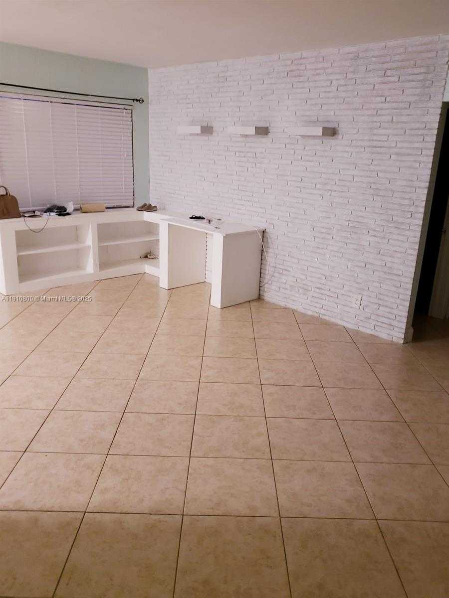 Small Image of 1031 NORTH 16TH CT, Hollywood Number 2