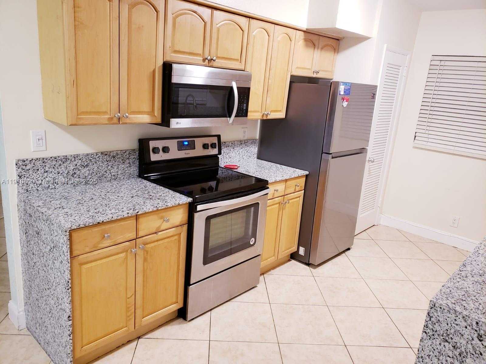 Small Image of 1031 NORTH 16TH CT, Hollywood Number 3