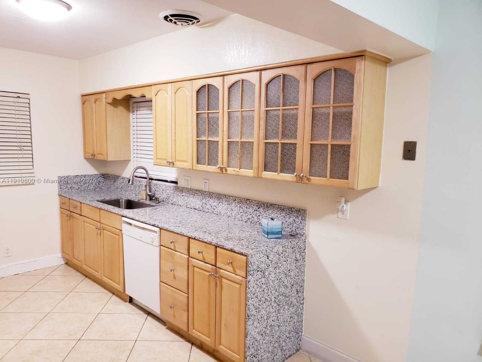 Small Image of 1031 NORTH 16TH CT, Hollywood Number 4