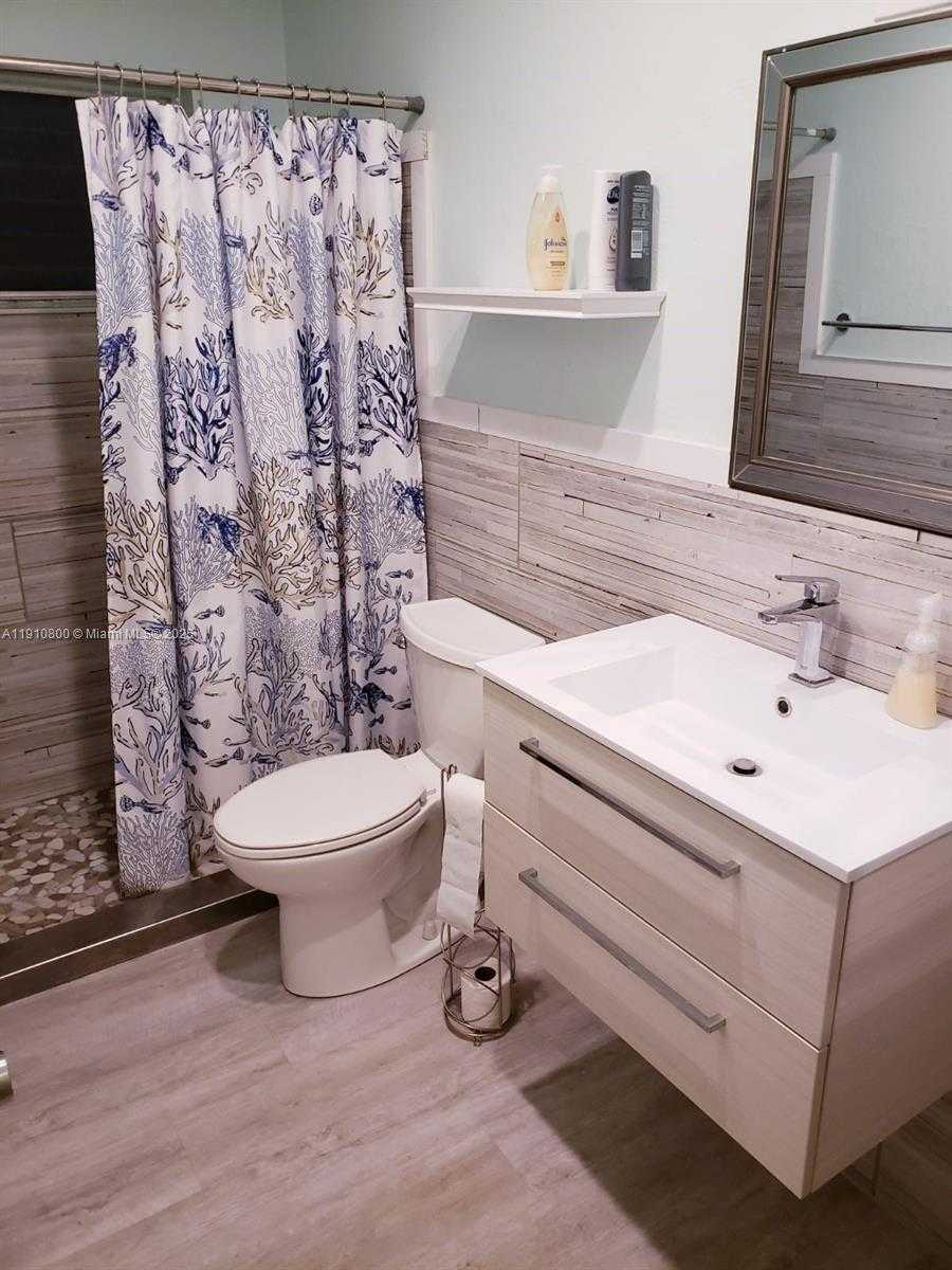 Small Image of 1031 NORTH 16TH CT, Hollywood Number 7