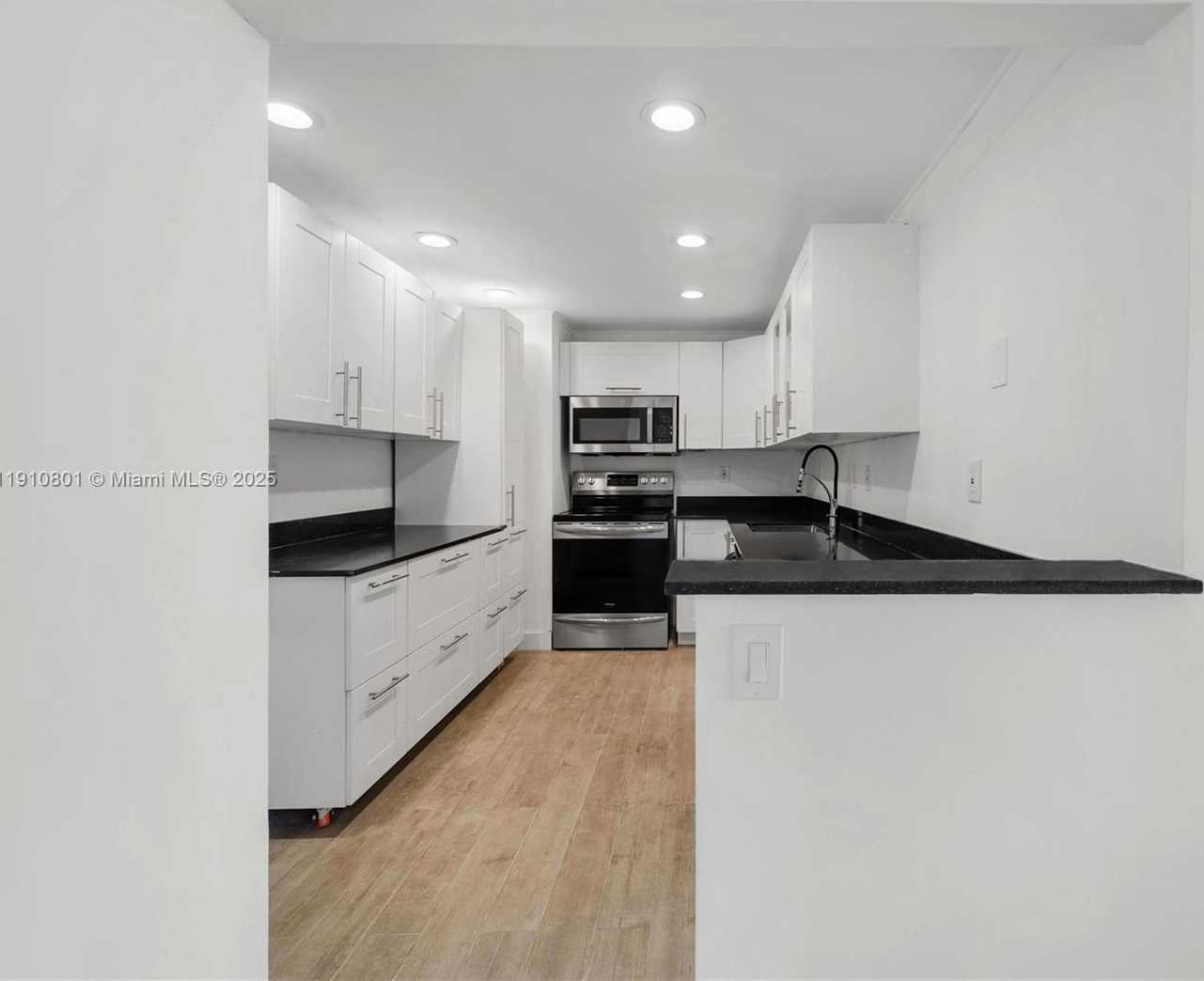 Small Image of 780 NORTH EAST 69TH ST #1004, Miami Number 17