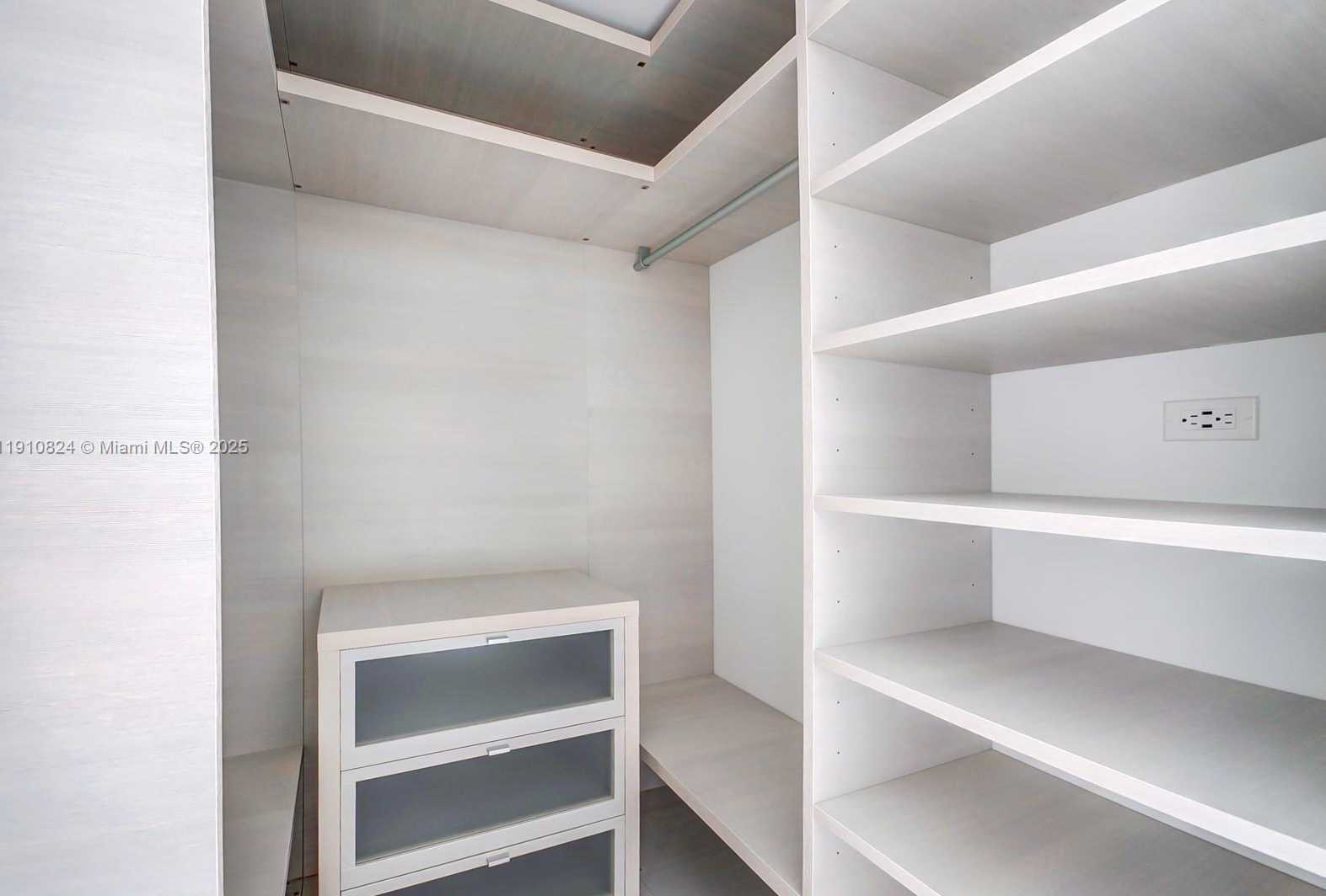 Small Image of 88 SOUTH WEST 7TH ST #1503, Miami Number 17