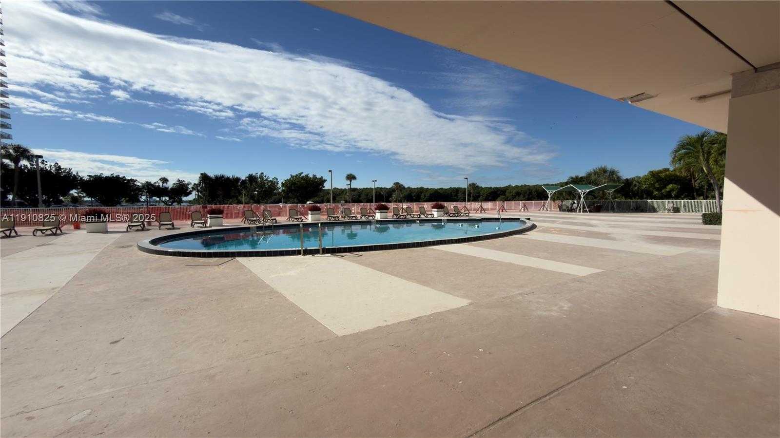 Imagen de Pequeño Objeto