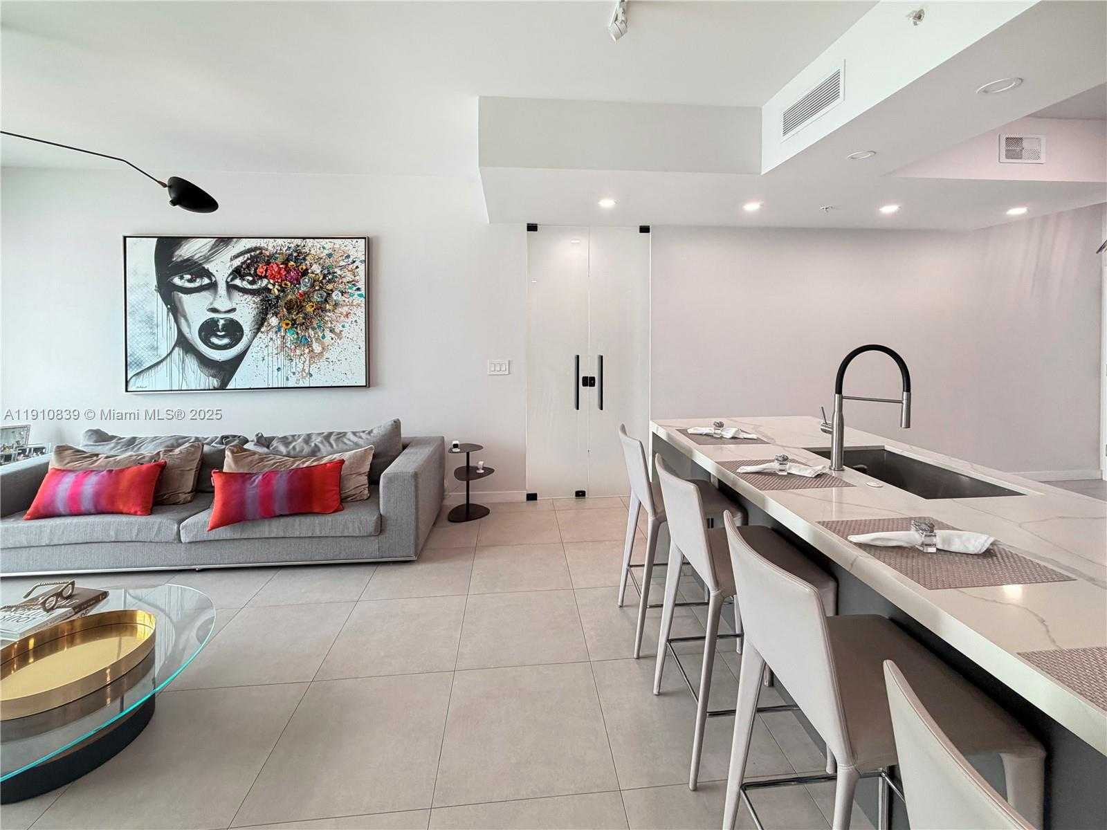 Small Image of 31 SOUTH EAST 5TH ST #3412, Miami Number 10