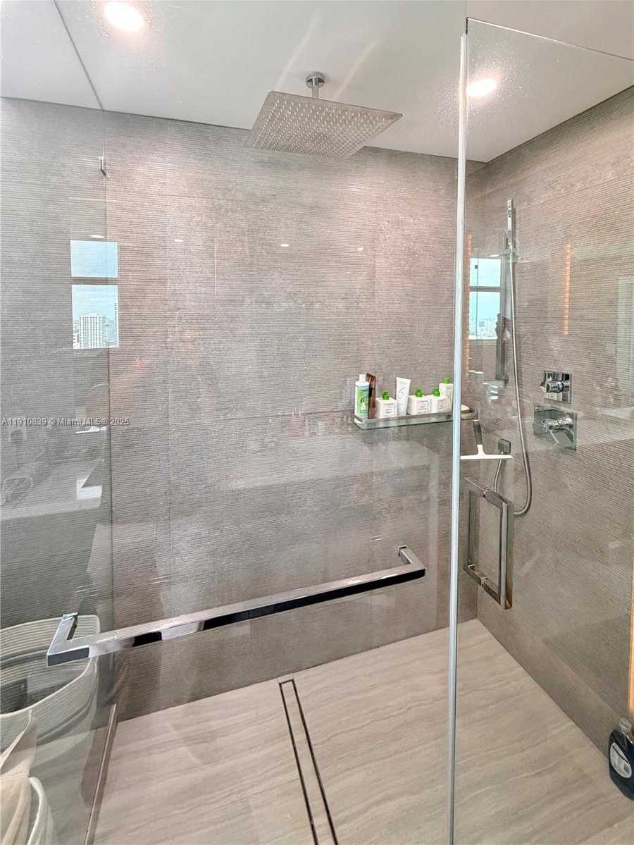 Small Image of 31 SOUTH EAST 5TH ST #3412, Miami Number 20