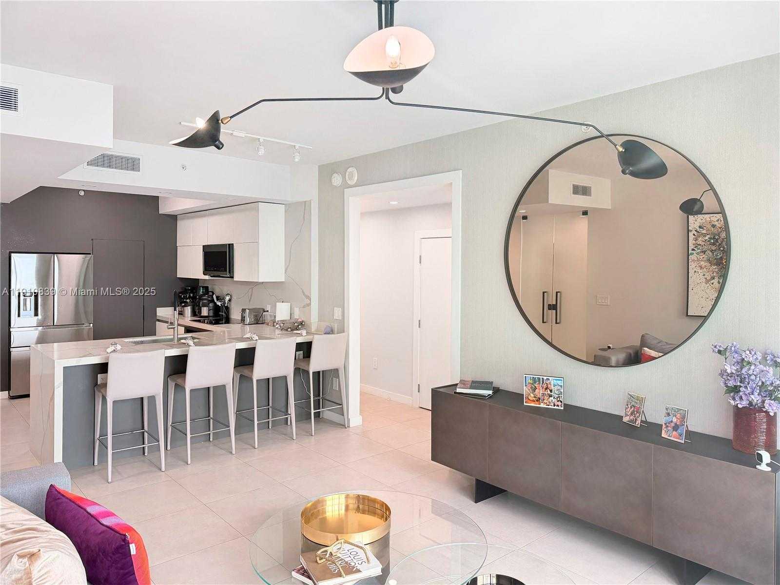 Small Image of 31 SOUTH EAST 5TH ST #3412, Miami Number 6