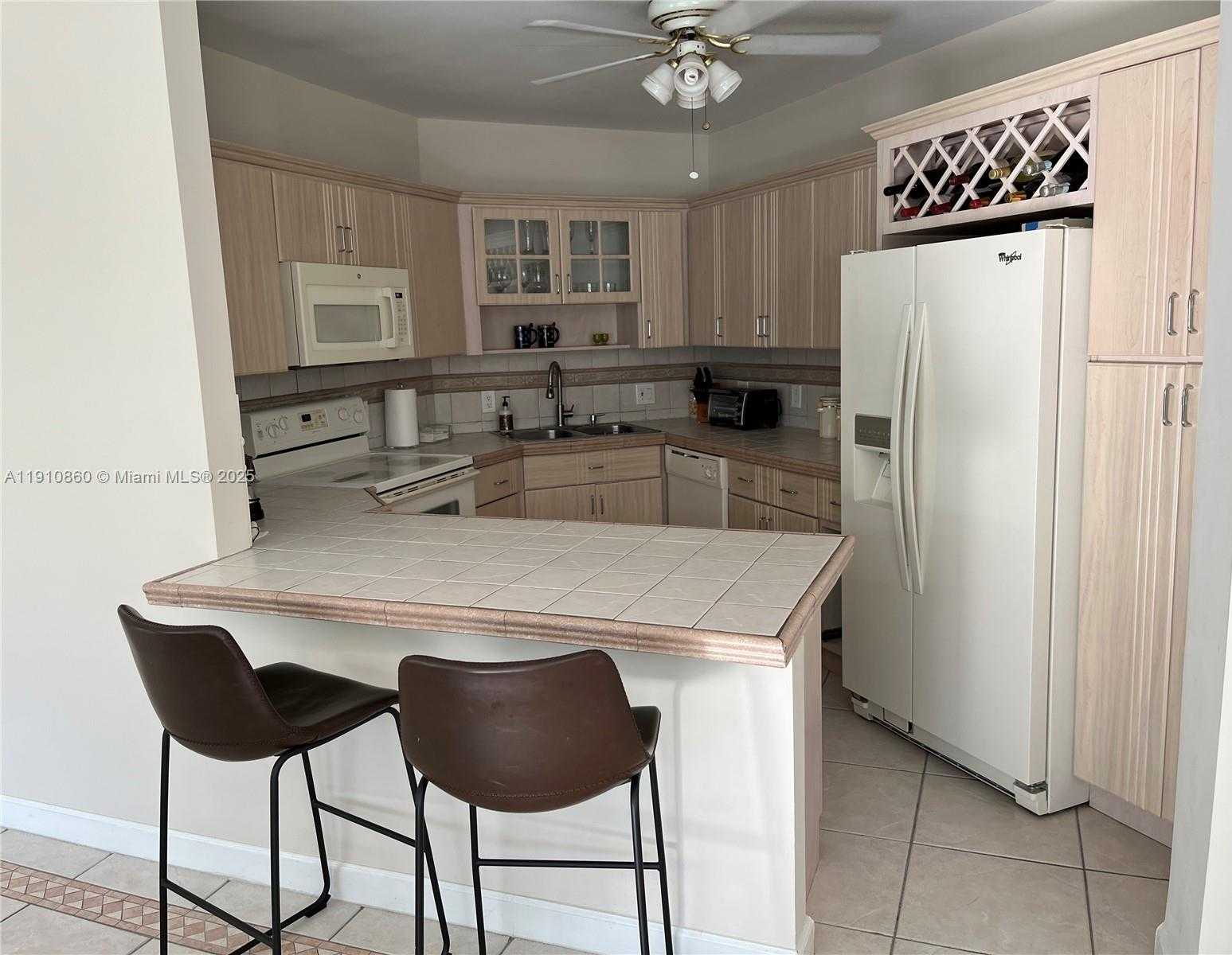 Small Image of 5161 COLLINS AVE #214, Miami Beach Number 5