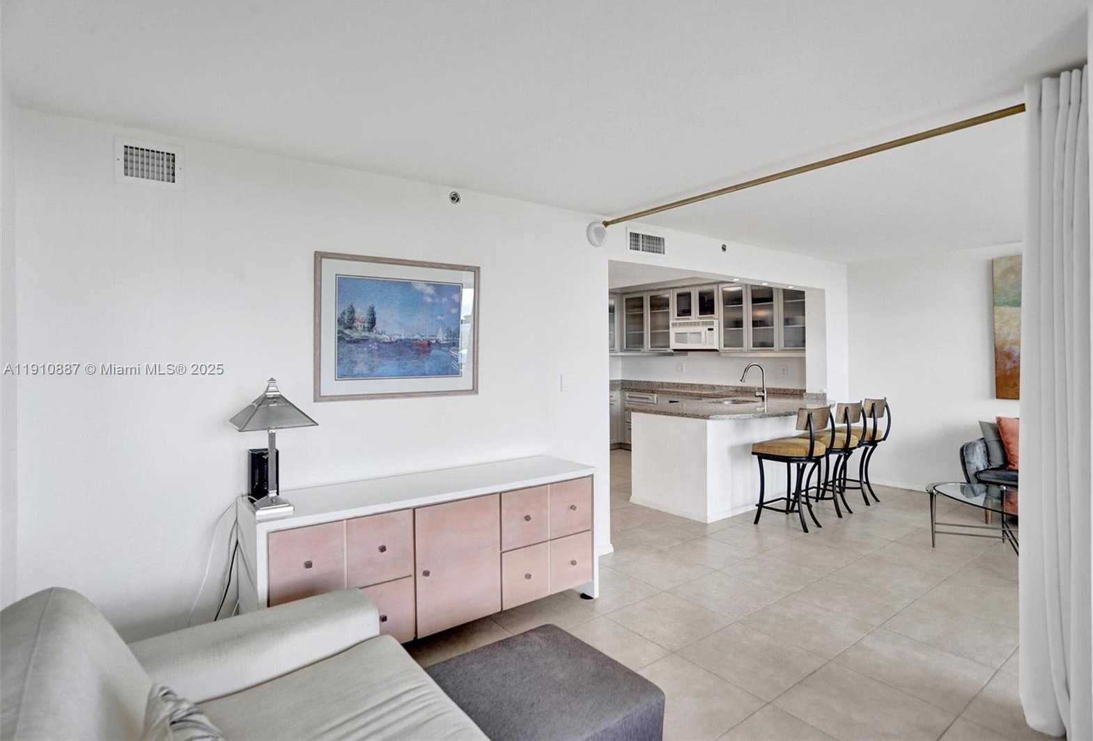 Small Image of 2555 COLLINS AVE #1508, Miami Beach Number 11