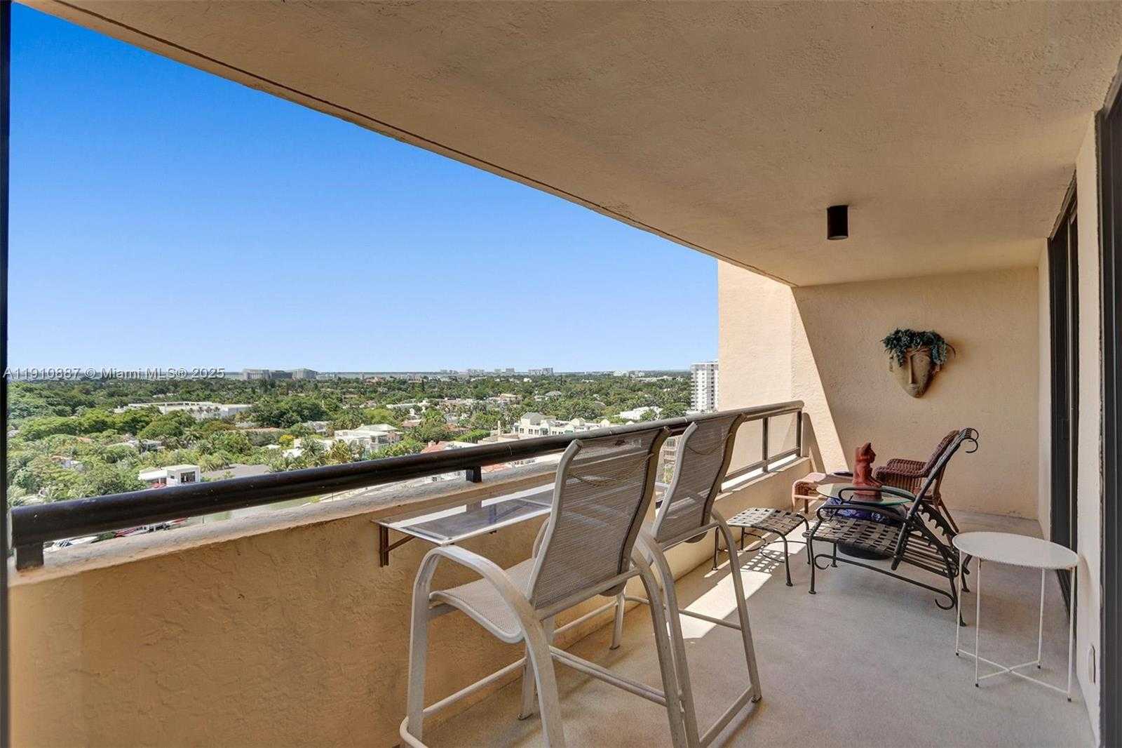 Small Image of 2555 COLLINS AVE #1508, Miami Beach Number 17