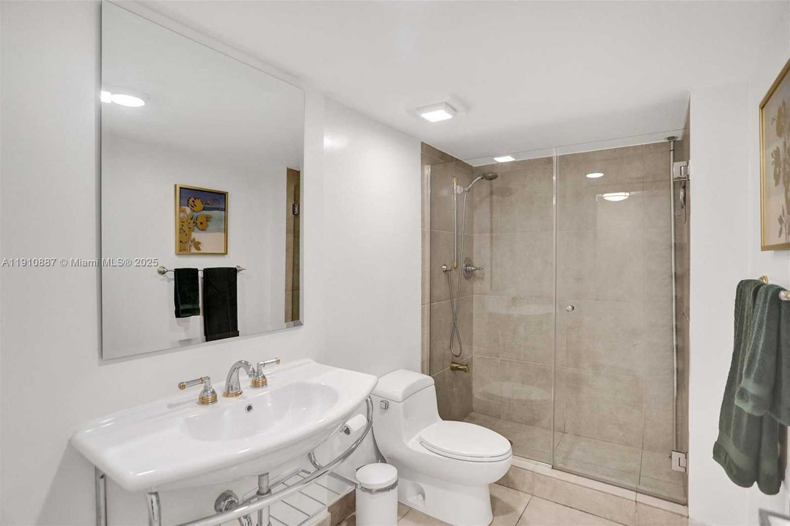 Small Image of 2555 COLLINS AVE #1508, Miami Beach Number 26