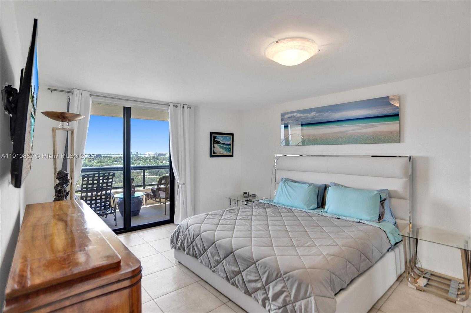 Small Image of 2555 COLLINS AVE #1508, Miami Beach Number 27