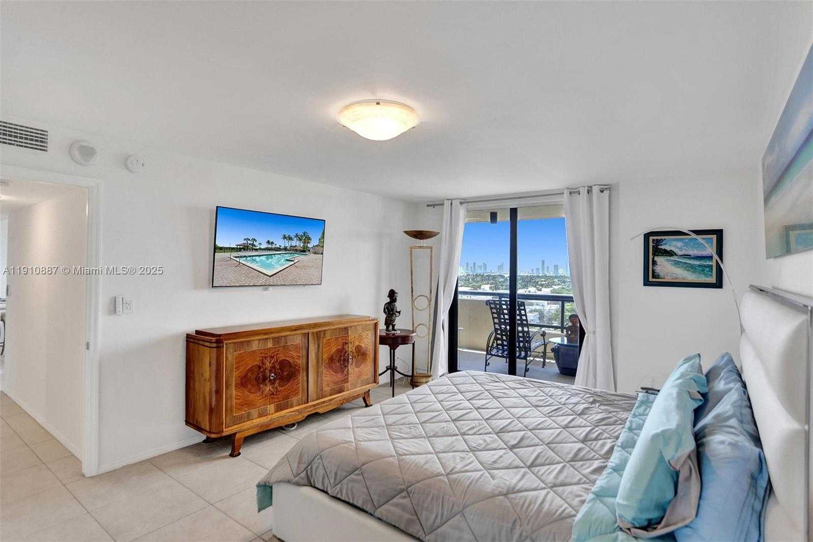 Small Image of 2555 COLLINS AVE #1508, Miami Beach Number 28