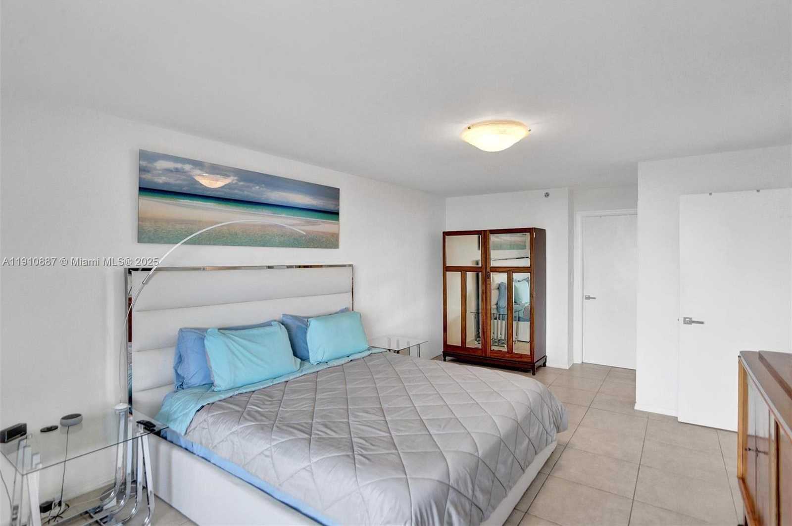 Small Image of 2555 COLLINS AVE #1508, Miami Beach Number 31