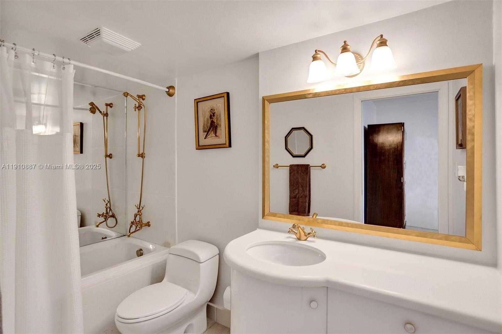 Small Image of 2555 COLLINS AVE #1508, Miami Beach Number 32