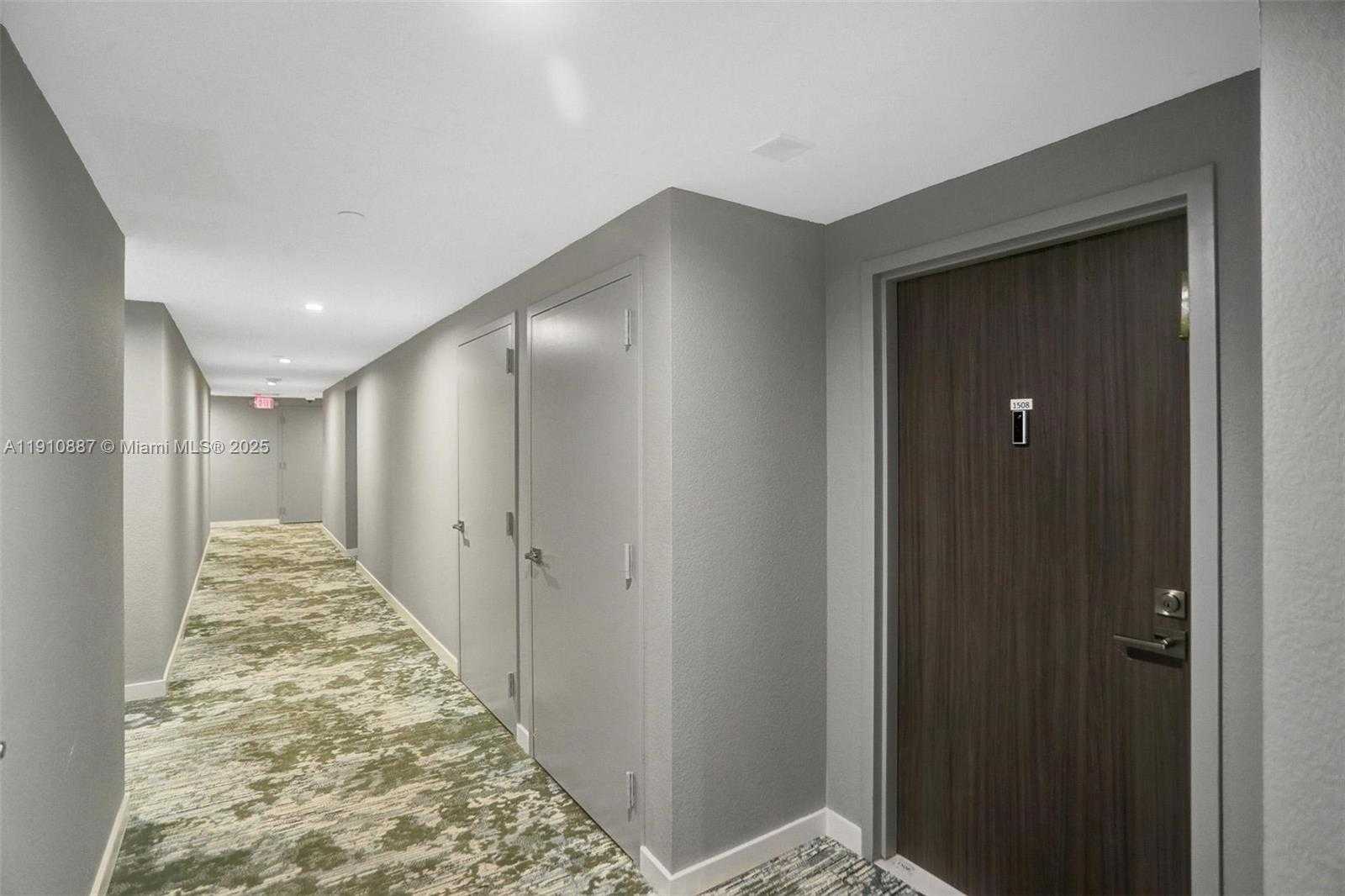 Small Image of 2555 COLLINS AVE #1508, Miami Beach Number 37