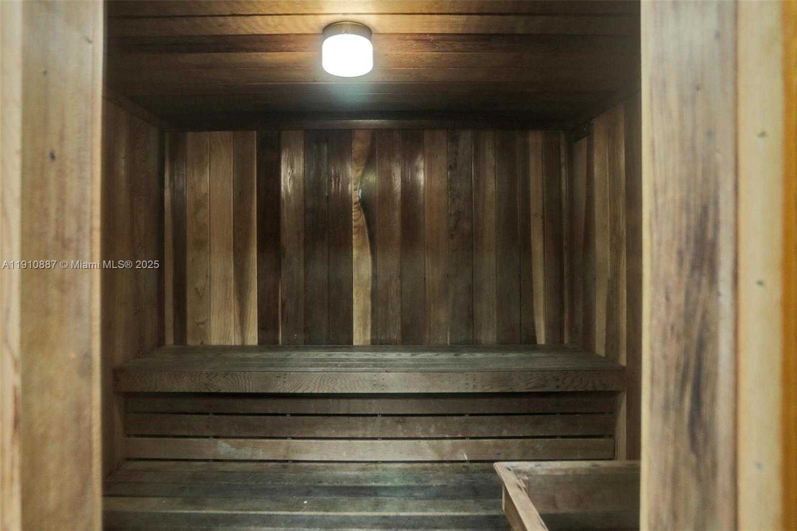 Small Image of 2555 COLLINS AVE #1508, Miami Beach Number 41