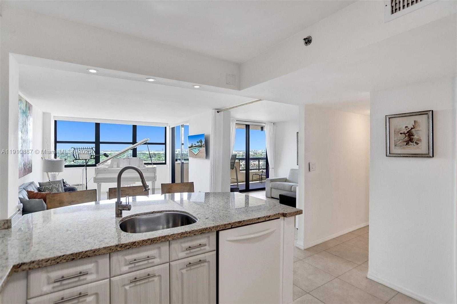 Small Image of 2555 COLLINS AVE #1508, Miami Beach Number 6