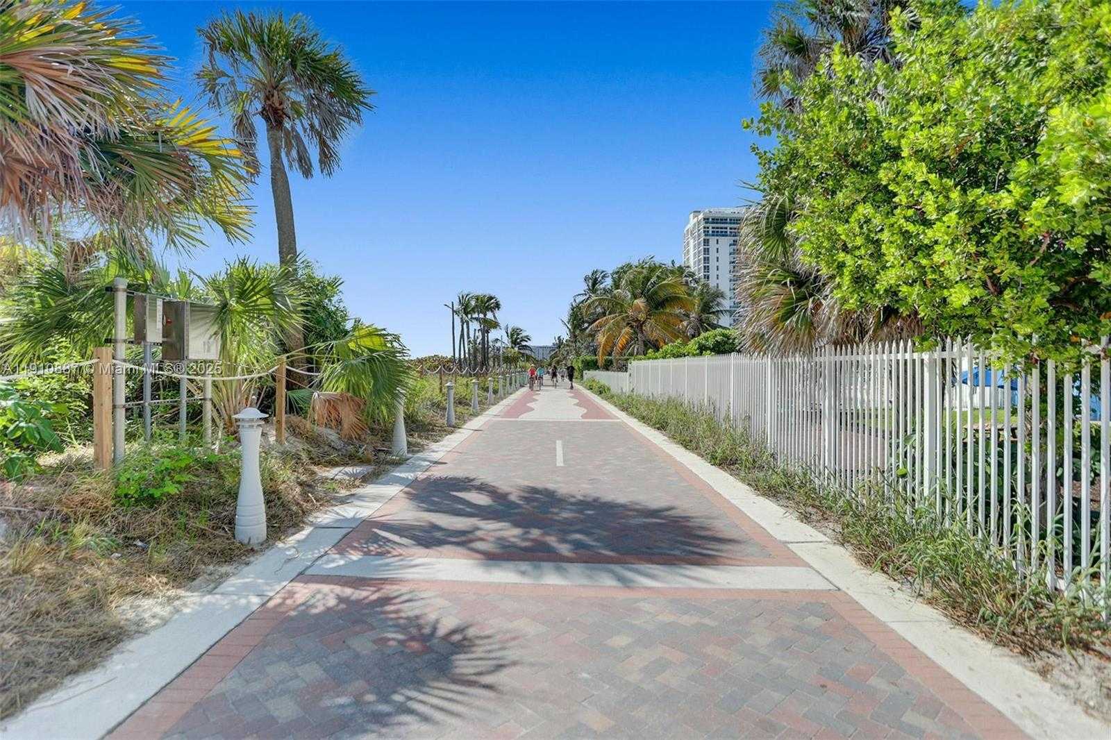 Small Image of 2555 COLLINS AVE #1508, Miami Beach Number 61