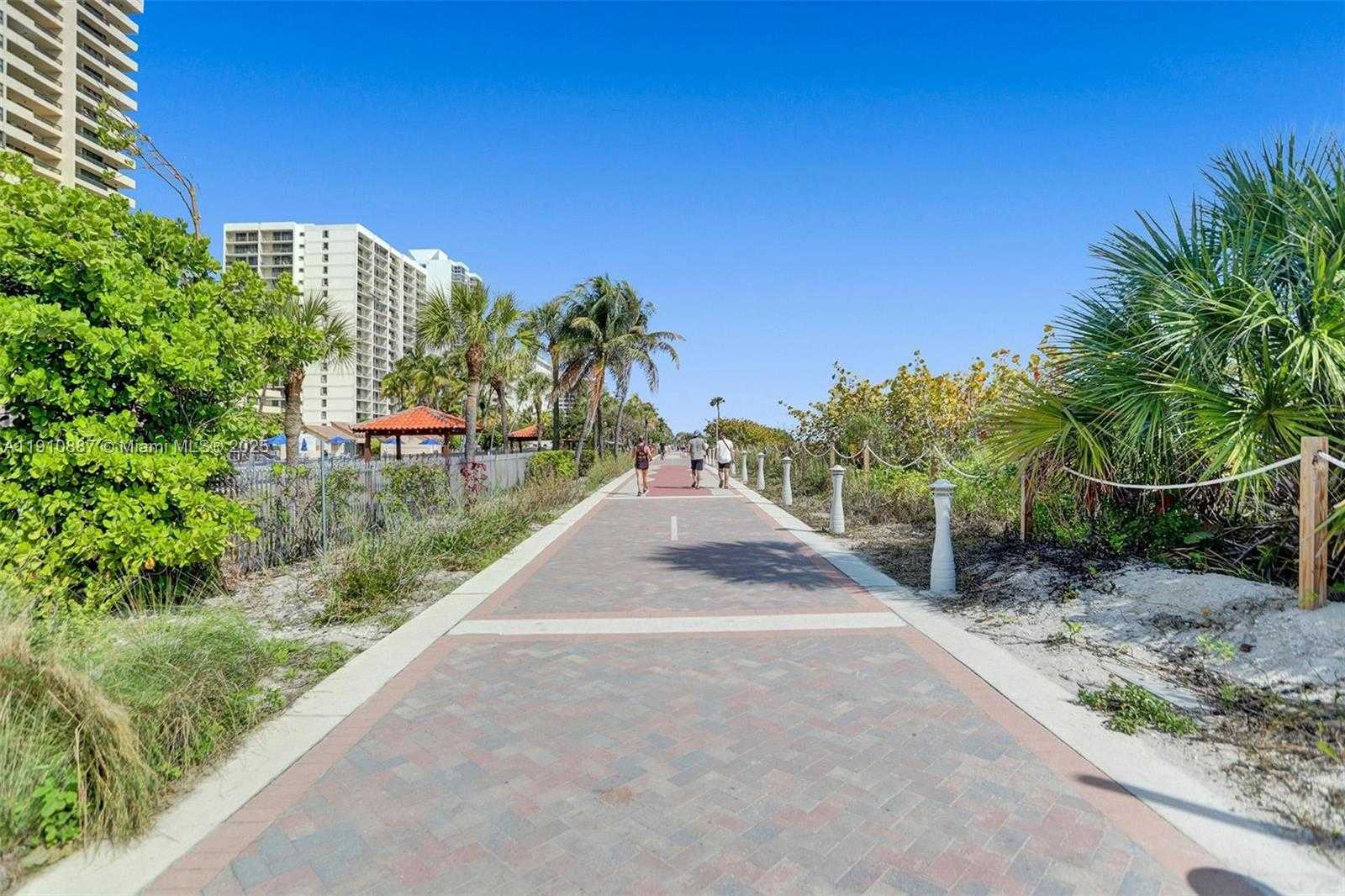 Small Image of 2555 COLLINS AVE #1508, Miami Beach Number 62