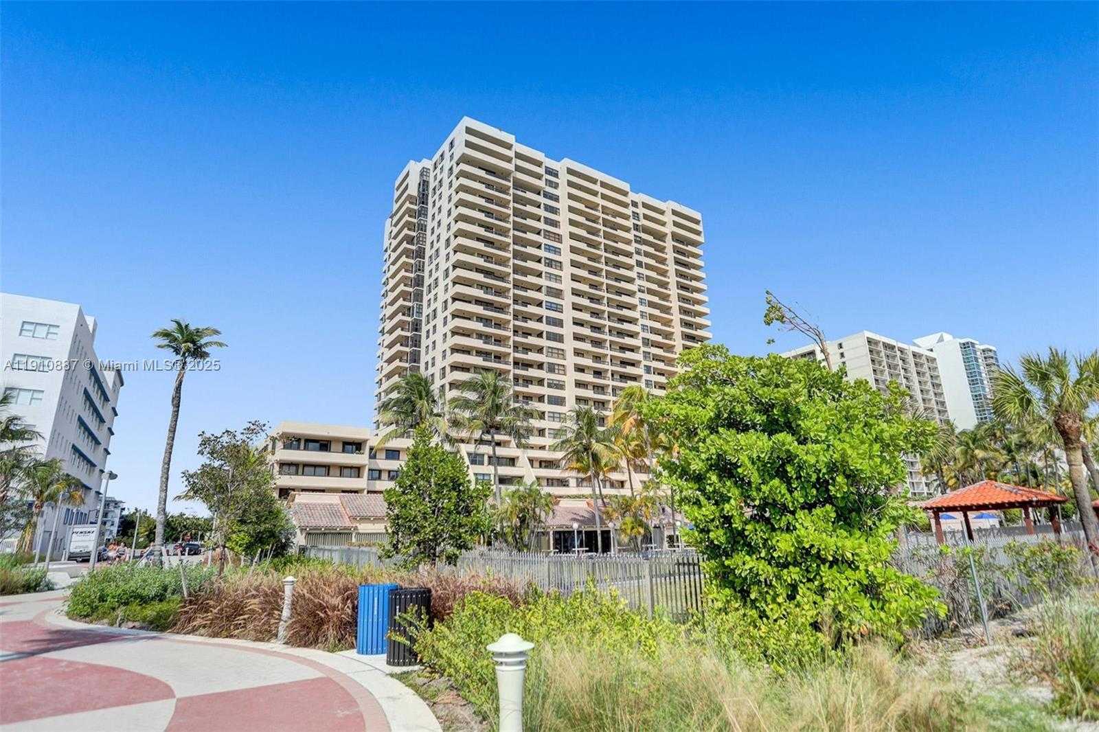 Small Image of 2555 COLLINS AVE #1508, Miami Beach Number 63