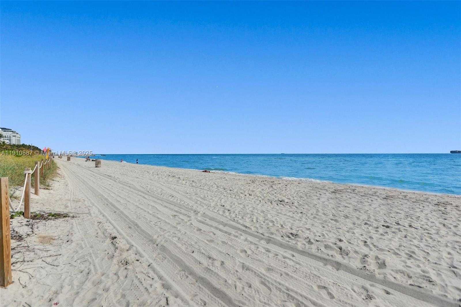 Small Image of 2555 COLLINS AVE #1508, Miami Beach Number 64