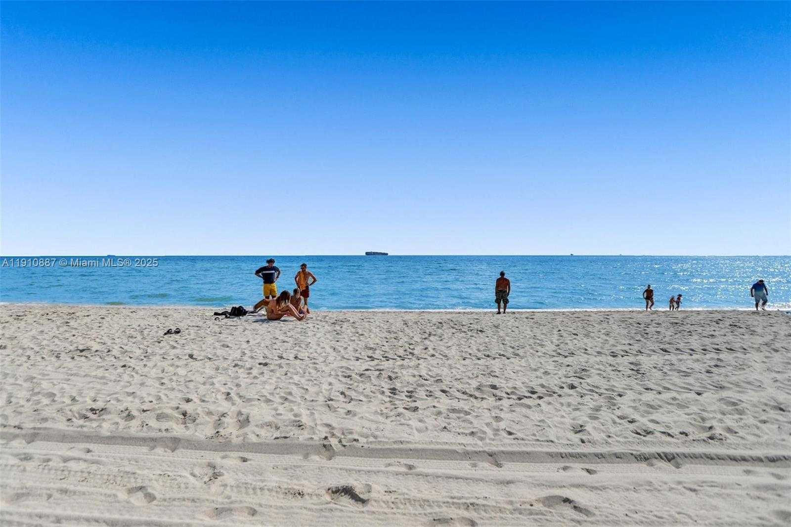 Small Image of 2555 COLLINS AVE #1508, Miami Beach Number 65