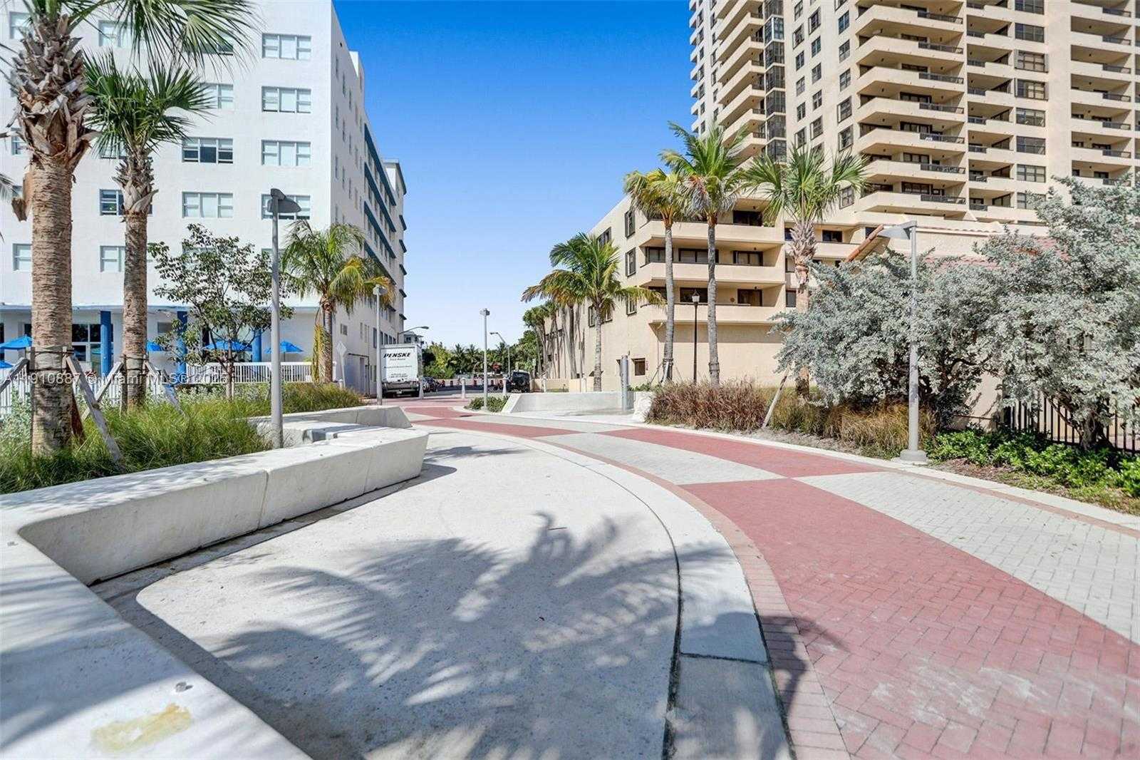 Small Image of 2555 COLLINS AVE #1508, Miami Beach Number 67