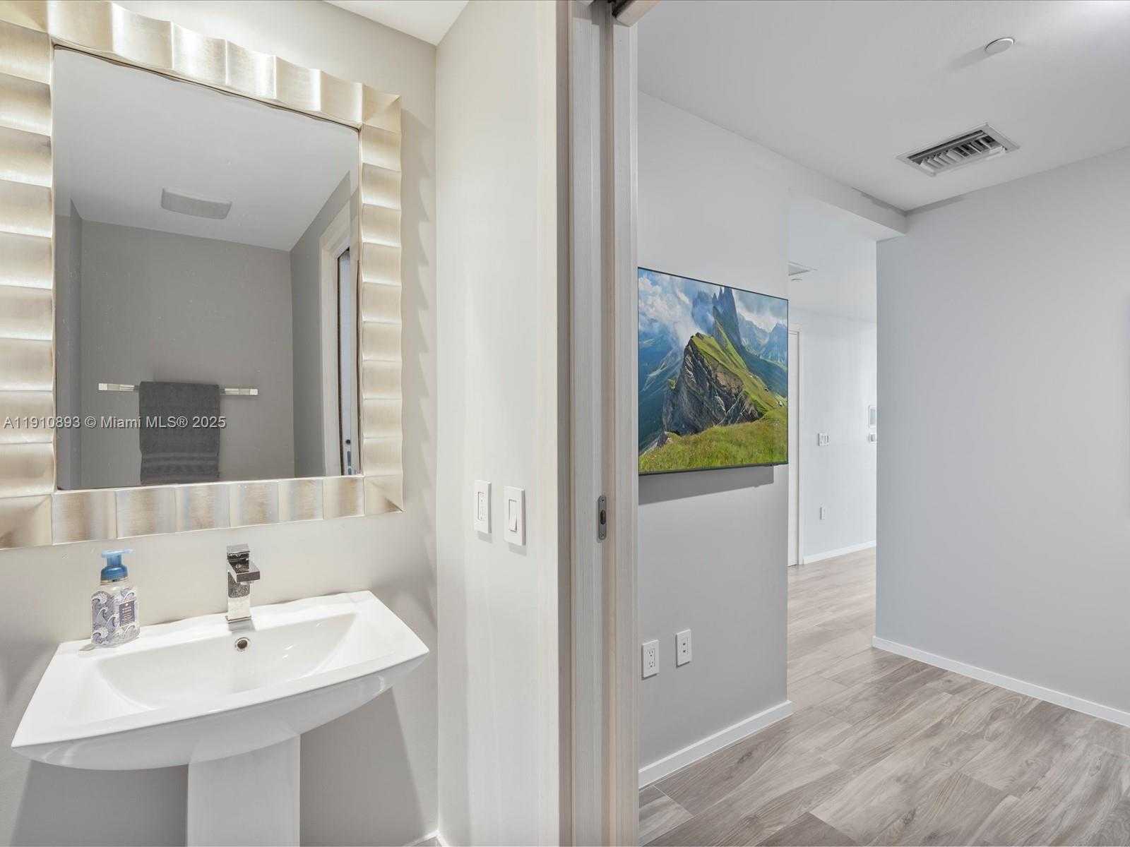 Small Image of 801 SOUTH MIAMI AVE #4402, Miami Number 20