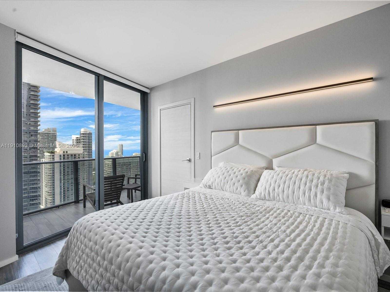 Small Image of 801 SOUTH MIAMI AVE #4402, Miami Number 26